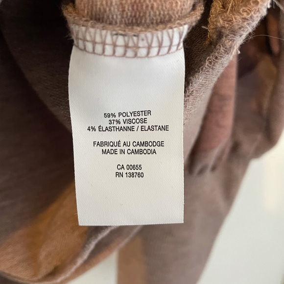 V-neck sweatshirt. Mauve floral - Picture 5 of 5